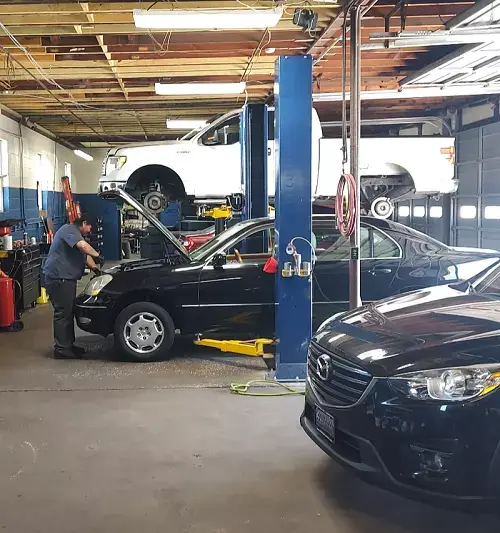 Finding the Right Auto Repair Shop in Hendersonville, NC | Kanuga Tire & Auto. Image of the inside section or shop floor of Kanuga Tire & Auto.